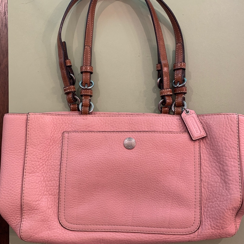 Coach Leather Bag in Pink!